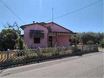 Casa indipendente in vendita a Luni SP