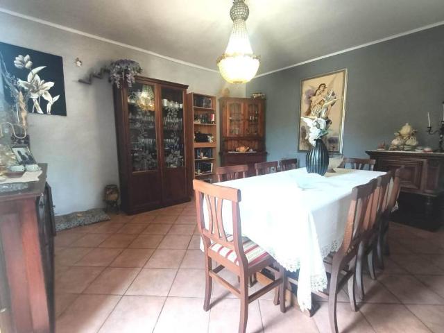 Casa indipendente in vendita a Luni SP