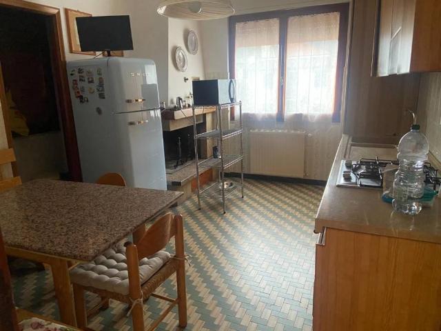 Casa indipendente in vendita a Luni SP