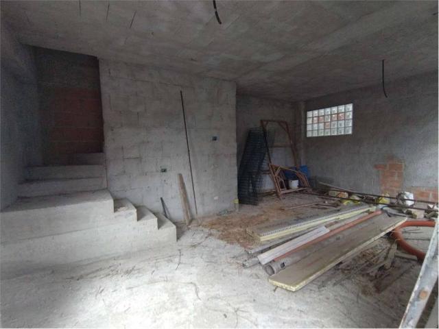 Casa indipendente in vendita a Luni SP