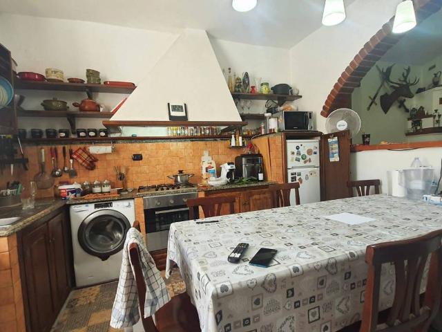 Casa indipendente in vendita a Luni SP