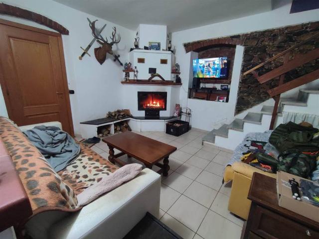 Casa indipendente in vendita a Luni SP