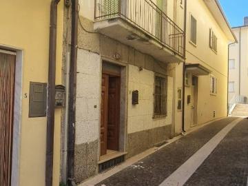 Casa indipendente in vendita a Luogosano AV