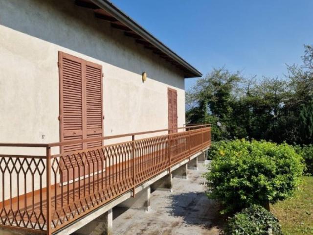 Casa indipendente in vendita a Lurago d'Erba CO