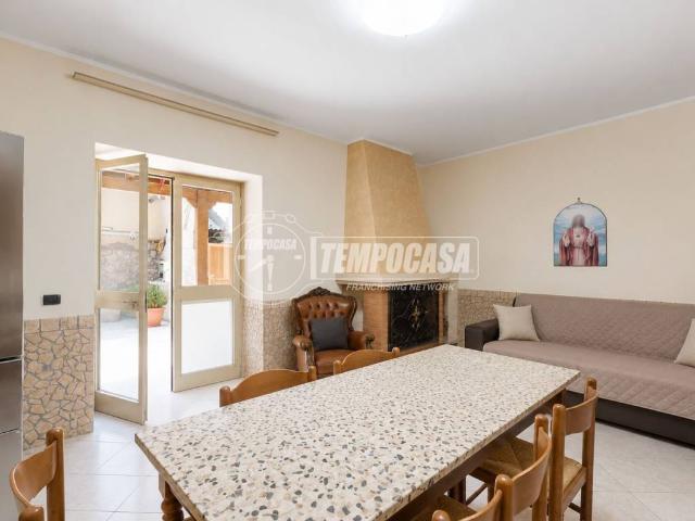 Casa indipendente in vendita a Lusciano CE