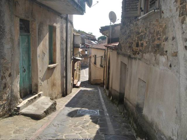 Casa indipendente in vendita a Lustra SA