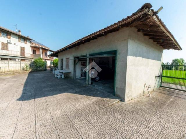 Casa indipendente in vendita a Motta de' Conti VC