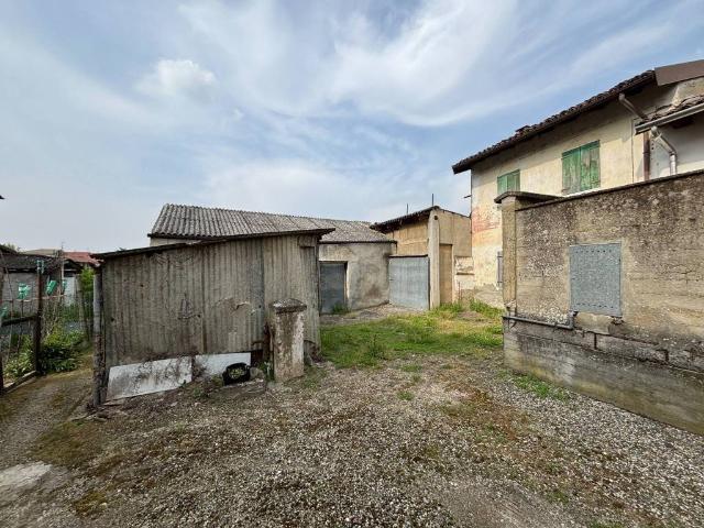 Casa indipendente in vendita a Motta de' Conti VC