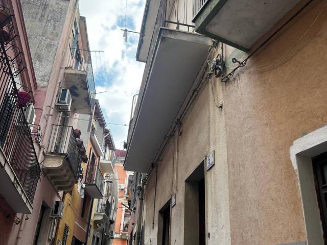 Casa indipendente in vendita a Motta Sant'Anastasia CT