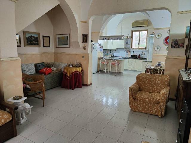 Casa indipendente in vendita a Motta Sant'Anastasia CT