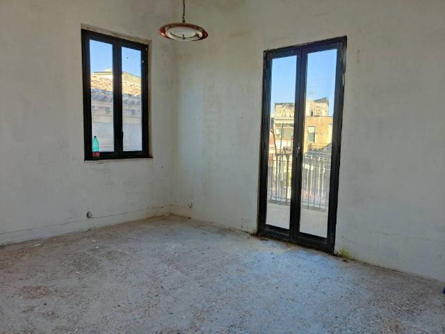 Casa indipendente in vendita a Motta Sant'Anastasia CT