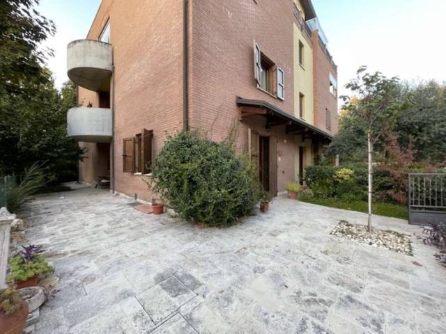 Casa indipendente in vendita a Modena MO