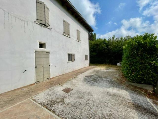 Casa indipendente in vendita a Modena MO