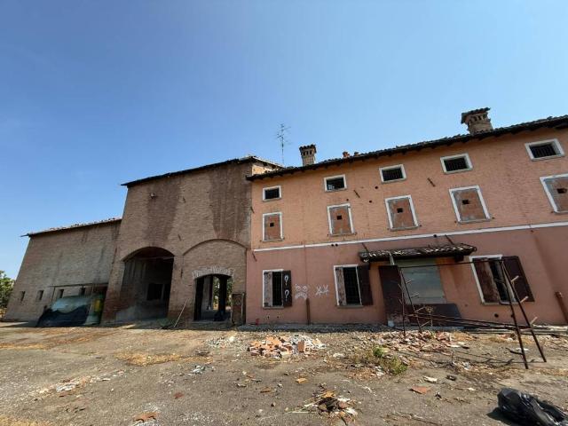 Casa indipendente in vendita a Modena MO