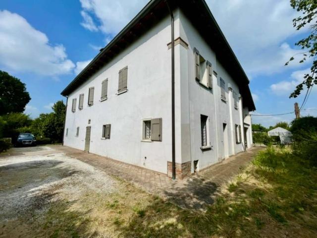 Casa indipendente in vendita a Modena MO