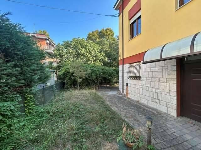 Casa indipendente in vendita a Modena MO