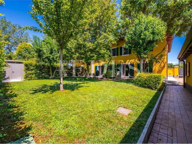 Casa indipendente in vendita a Modena MO