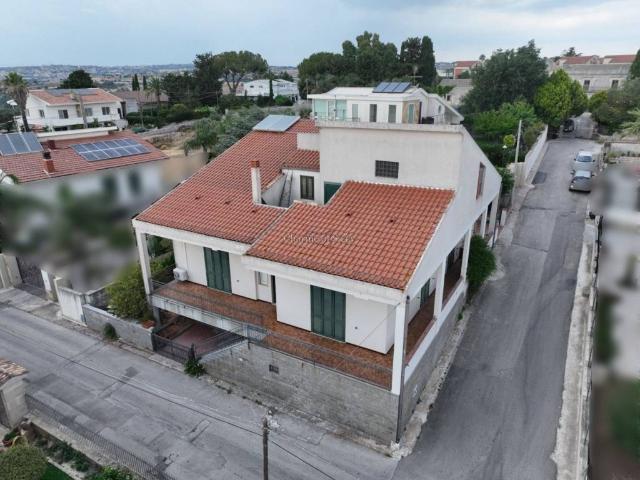 Casa indipendente in vendita a Modica RG