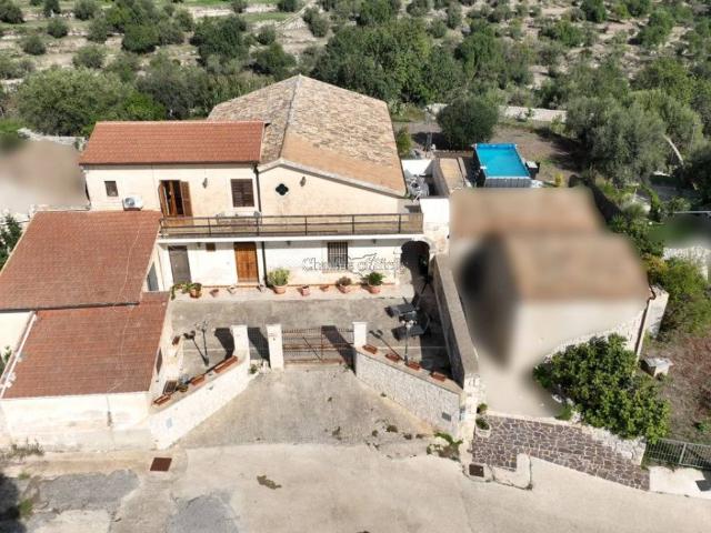 Casa indipendente in vendita a Modica RG