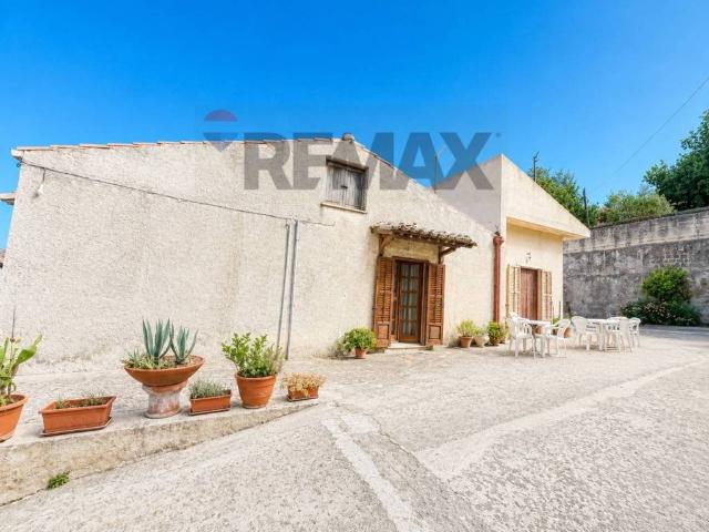 Casa indipendente in vendita a Modica RG