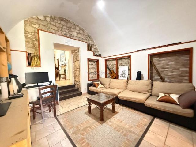 Casa indipendente in vendita a Modica RG