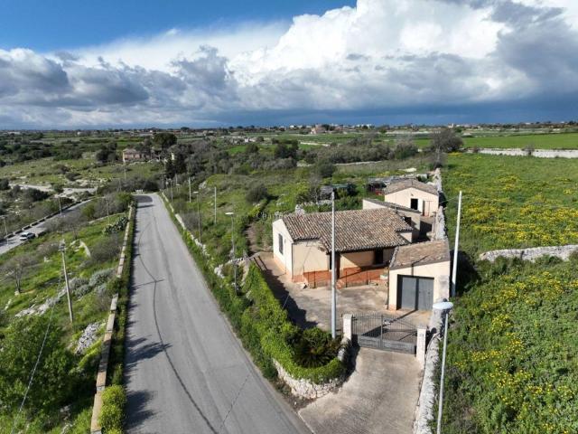 Casa indipendente in vendita a Modica RG