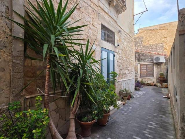 Casa indipendente in vendita a Modica RG