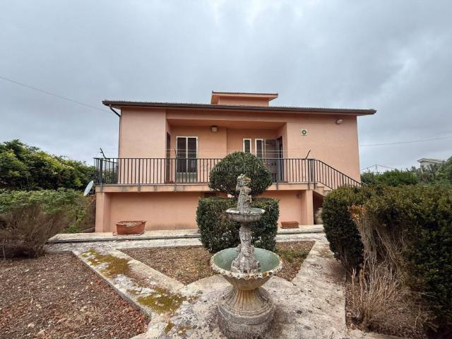 Casa indipendente in vendita a Modica RG
