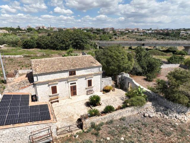 Casa indipendente in vendita a Modica RG