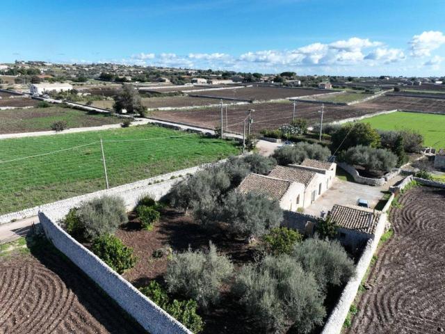 Casa indipendente in vendita a Modica RG