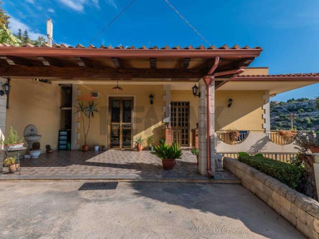 Casa indipendente in vendita a Modica RG