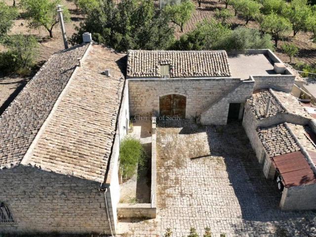 Casa indipendente in vendita a Modica RG