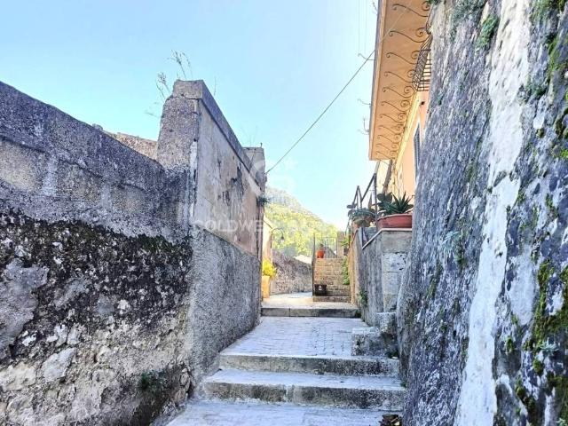 Casa indipendente in vendita a Modica RG