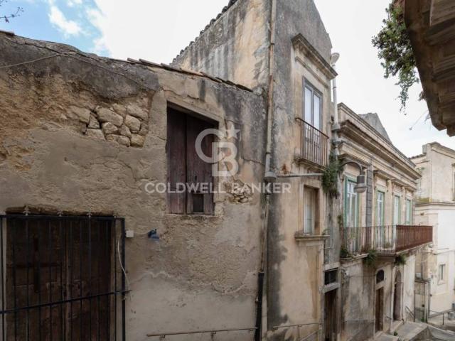 Casa indipendente in vendita a Modica via Castellet, 16