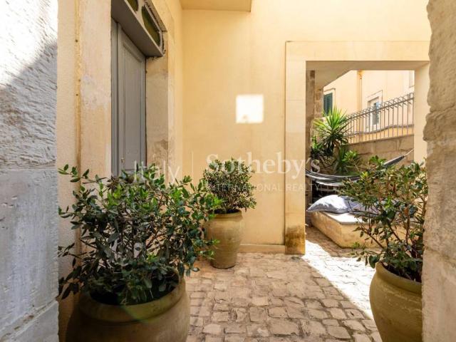 Casa indipendente in vendita a Modica via Mons. Giovanni Blanco