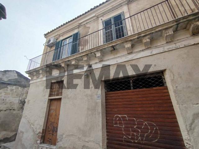 Casa indipendente in vendita a Modica via Santa Maria, 39