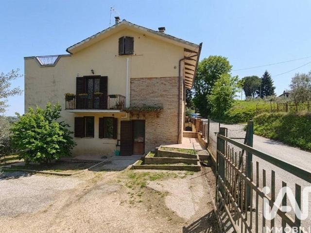 Casa indipendente in vendita a Mogliano MC