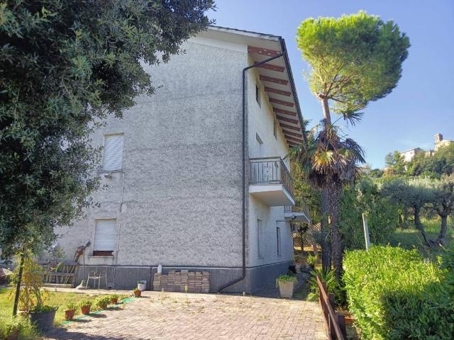 Casa indipendente in vendita a Mogliano MC