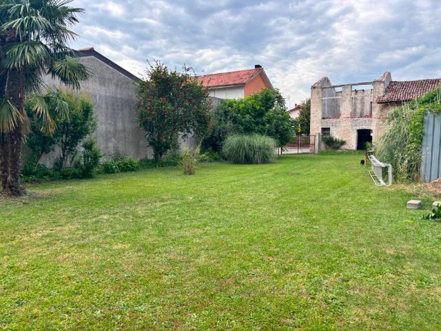Casa indipendente in vendita a Moimacco UD