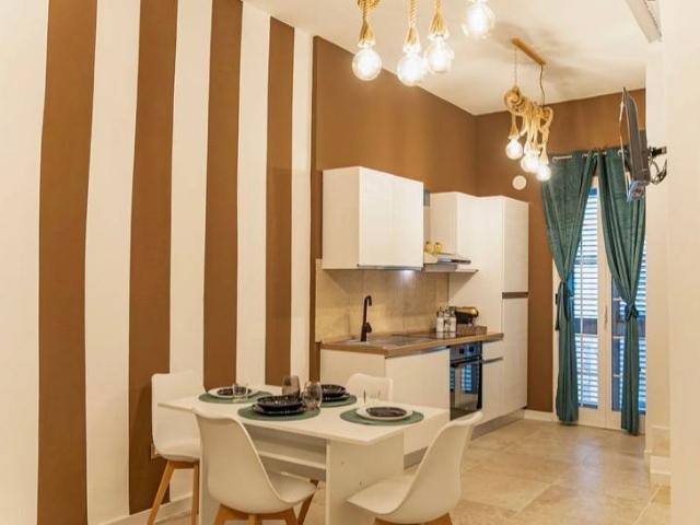 Casa indipendente in vendita a Mola di Bari BA