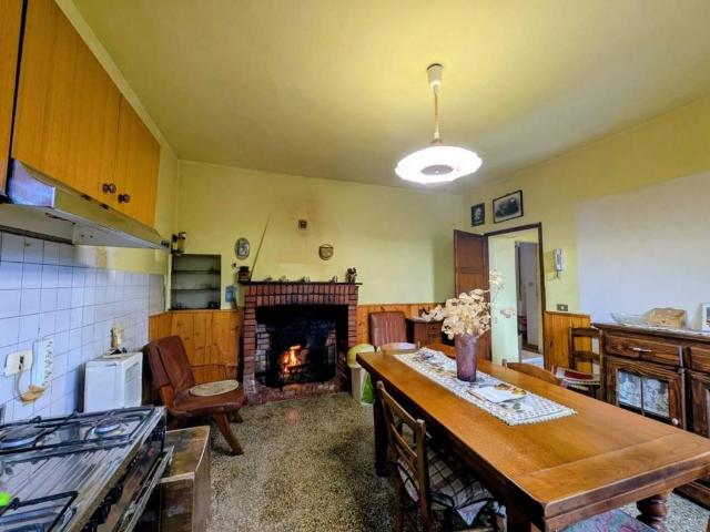 Casa indipendente in vendita a Molazzana LU