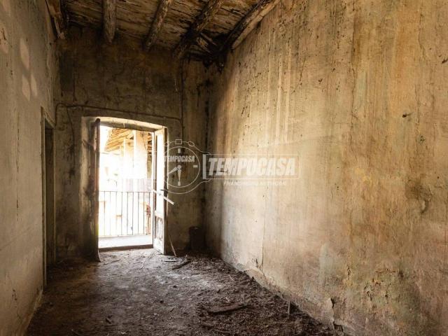 Casa indipendente in vendita a Molteno LC