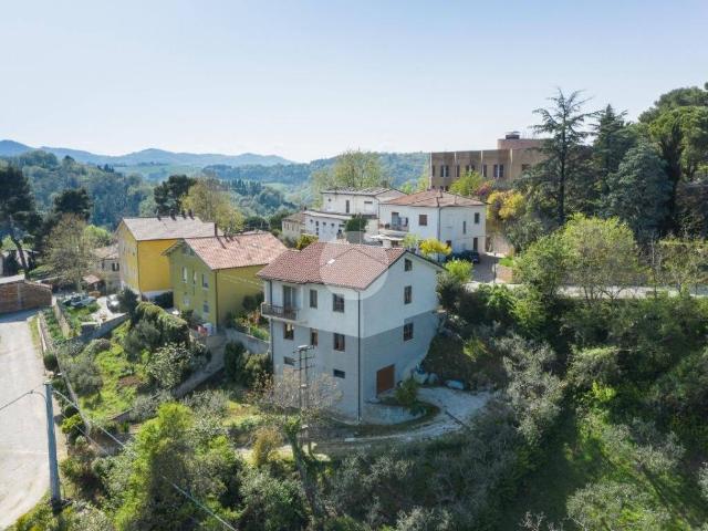 Casa indipendente in vendita a Mombaroccio PU