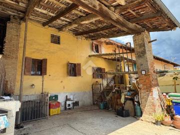 Casa indipendente in vendita a Mombello di Torino TO