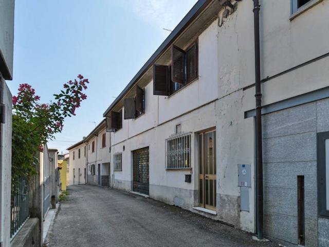 Casa indipendente in vendita a Mombercelli AT