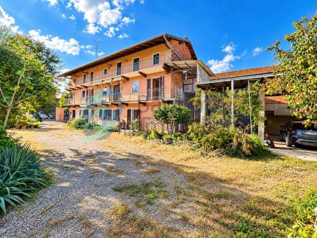 Casa indipendente in vendita a Momo via Carlo Boniperti, 21