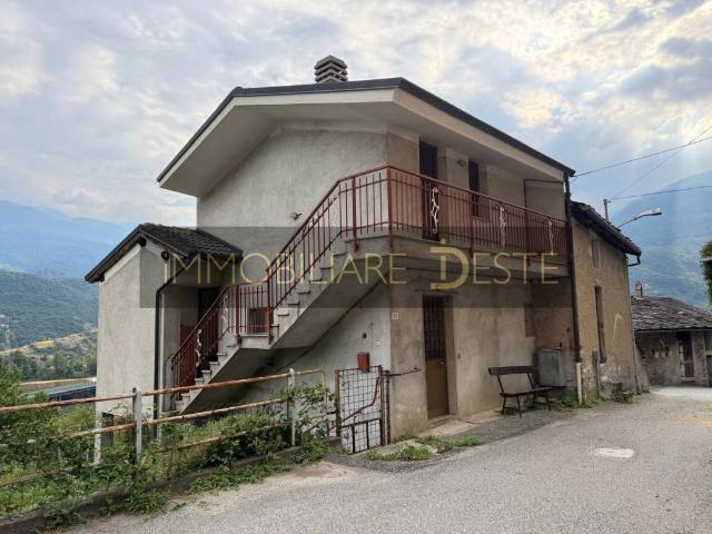 Casa indipendente in vendita a Mompantero TO