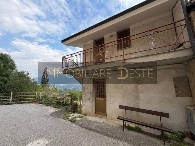 Casa indipendente in vendita a Mompantero TO