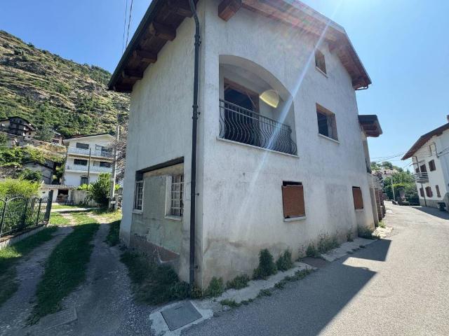 Casa indipendente in vendita a Mompantero TO