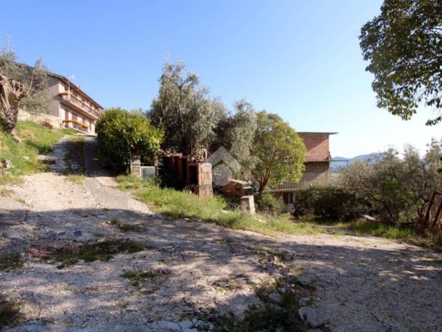 Casa indipendente in vendita a Mompeo RI